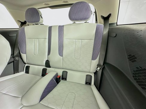 Certified 2025 MINI Cooper 2-Door Hardtop image 17