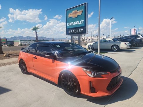 Used 2015 Scion tC image 1