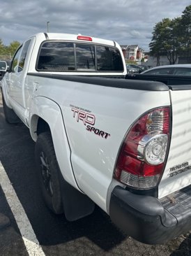 Used 2010 Toyota Tacoma PreRunner image 3