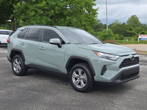 Used 2022 Toyota RAV4 XLE image 5