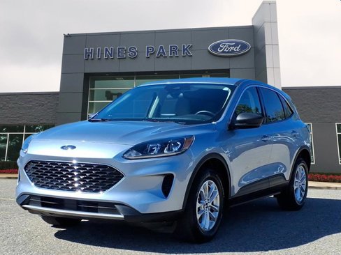 Used 2022 Ford Escape SE w/ Cold Weather Package image 3