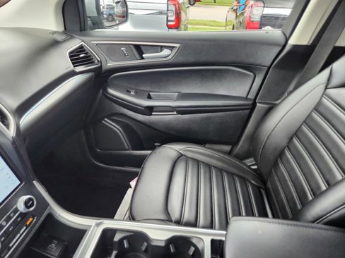 Used 2022 Ford Edge SEL w/ Convenience Package image 16