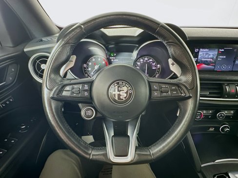 Used 2022 Alfa Romeo Stelvio Sprint image 11