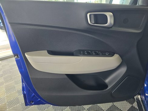 New 2025 Hyundai Venue SEL image 22