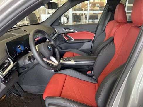Used 2025 BMW X1 xDrive28i w/ Technology Package image 14