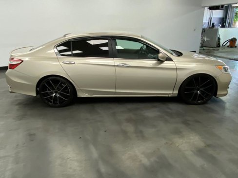 Used 2016 Honda Accord LX image 7