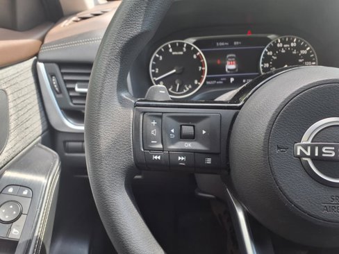Used 2023 Nissan Rogue SV image 17