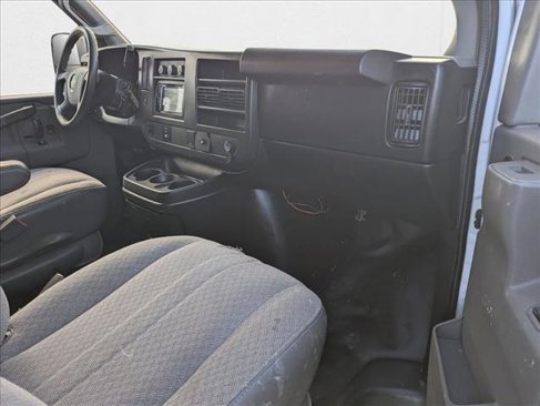 Used 2017 GMC Savana 2500 image 19