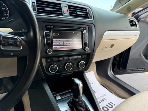 Used 2013 Volkswagen Jetta SE image 12