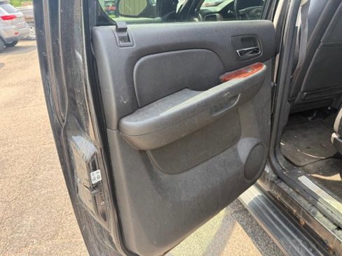 Used 2012 Chevrolet Suburban LTZ image 16