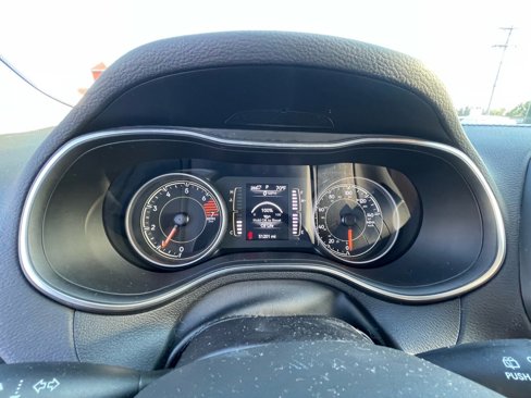 Used 2020 Jeep Cherokee Latitude Plus image 19