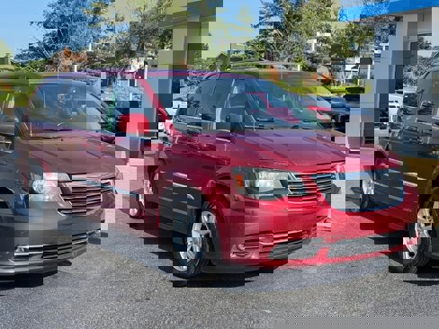 Used 2012 Chrysler Town & Country Touring w/ Entertainment Group #1 image 3