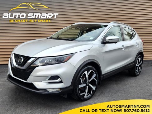 Used 2021 Nissan Rogue Sport SL image 1