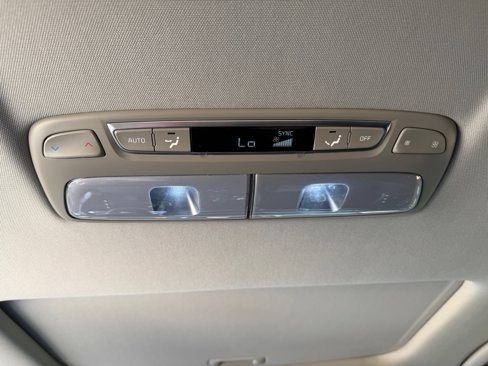 Used 2022 Kia Telluride EX w/ EX Premium Package image 17