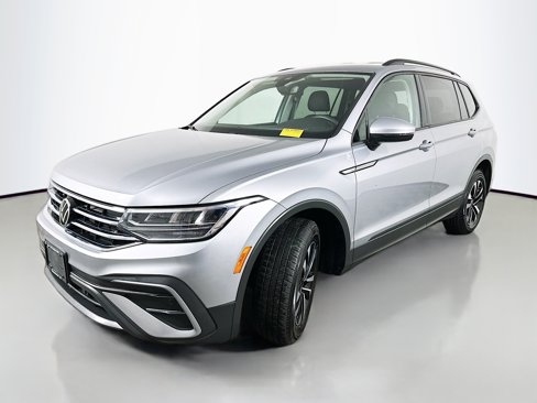 Used 2022 Volkswagen Tiguan S w/ IQ.Drive Package image 3