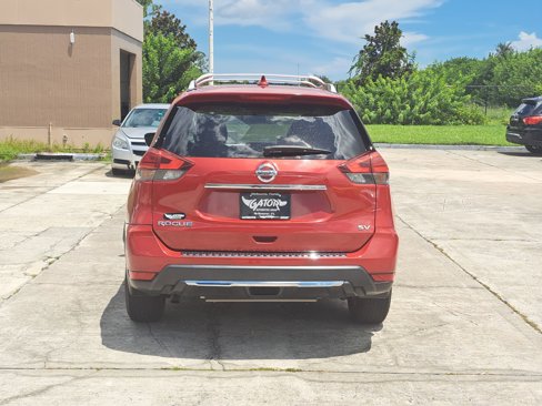 Used 2017 Nissan Rogue SV image 5