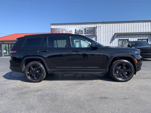 Used 2023 Jeep Grand Cherokee L Limited w/ Black Appearance Package image 2