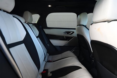 Used 2019 Land Rover Range Rover Velar R-Dynamic SE image 27