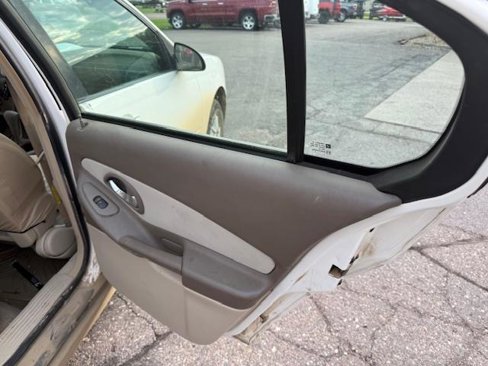 Used 2005 Chevrolet Malibu LS w/ Preferred Equipment Group image 16