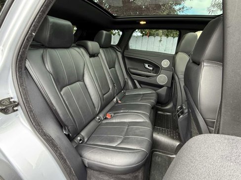 Used 2018 Land Rover Range Rover Evoque SE image 10