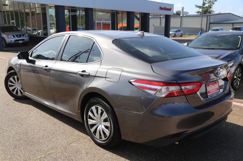 Used 2019 Toyota Camry LE image 5