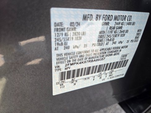 Used 2024 Ford Edge Titanium image 12