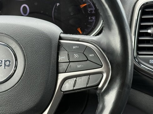 Used 2021 Jeep Grand Cherokee Laredo image 25