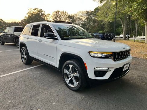 Used 2023 Jeep Grand Cherokee 4WD 4xe image 4