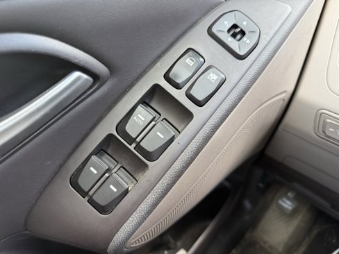 Used 2013 Hyundai Tucson GLS image 44