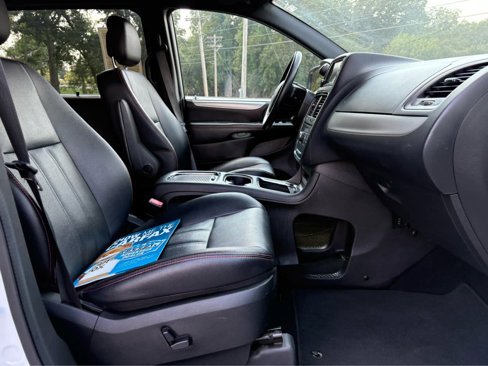Used 2019 Dodge Grand Caravan GT image 20