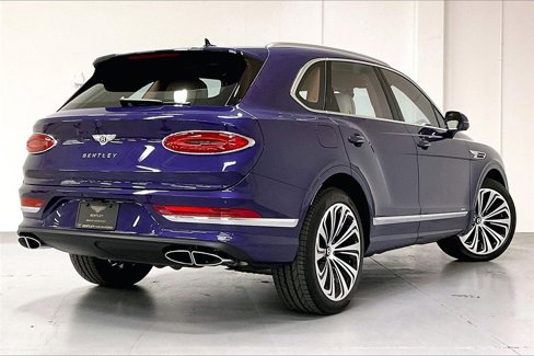 Used 2024 Bentley Bentayga image 4