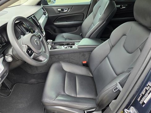 Used 2020 Volvo S60 T5 Momentum image 15