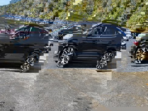 Used 2020 Ford Escape Titanium image 8