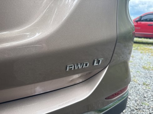 Used 2019 Chevrolet Equinox LT image 12