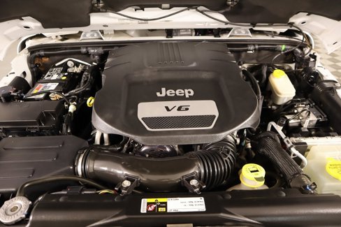 Used 2015 Jeep Wrangler Sahara image 16