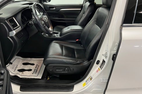Used 2016 Toyota Highlander XLE image 18