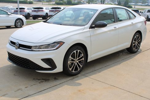 New 2025 Volkswagen Jetta Sport image 3