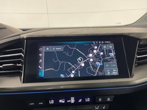 Used 2022 Audi Q4 e-tron Prestige image 27