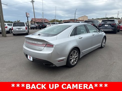 Used 2013 Lincoln MKZ image 3