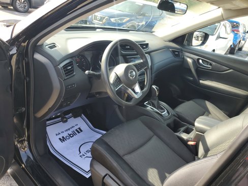 Used 2017 Nissan Rogue S image 11