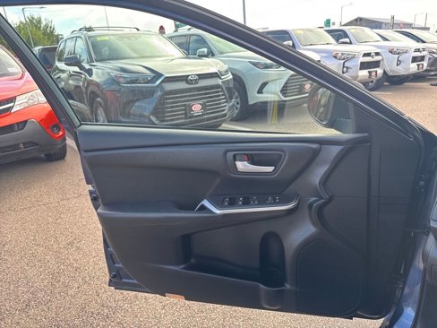 Used 2016 Toyota Camry LE image 29