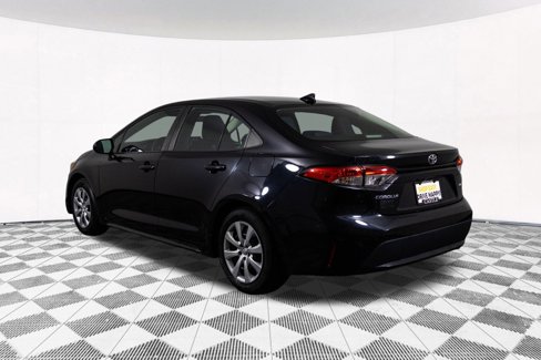 Used 2021 Toyota Corolla LE image 12