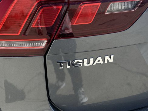 Used 2018 Volkswagen Tiguan S image 28