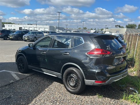 Used 2017 Nissan Rogue S image 6