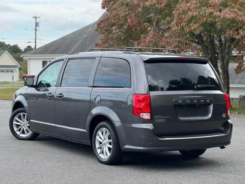 Used 2019 Dodge Grand Caravan SXT image 6