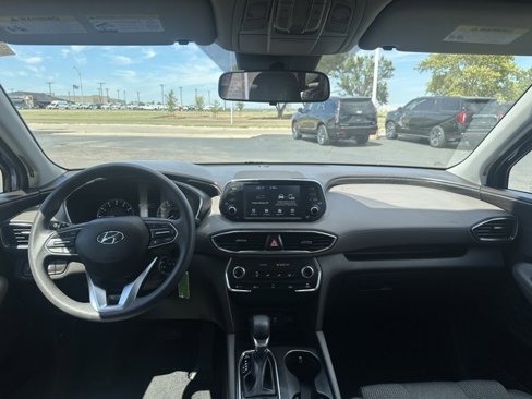 Used 2020 Hyundai Santa Fe SE image 8