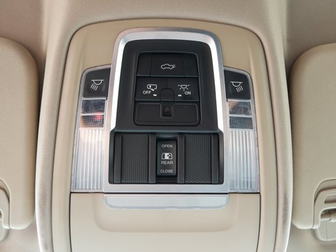 Used 2019 RAM 1500 Laramie image 34