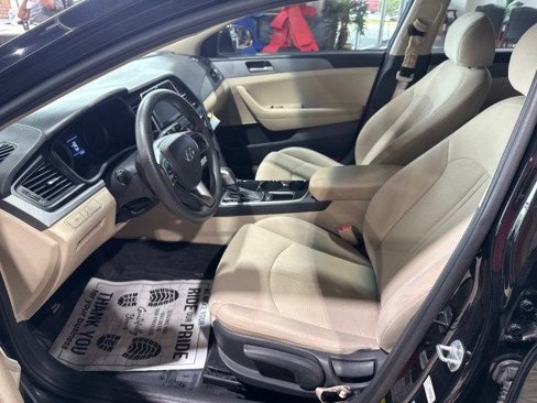 Used 2018 Hyundai Sonata SE w/ Winter Weather Package image 17