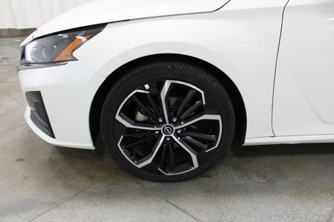 Used 2024 Nissan Altima 2.5 SR image 32