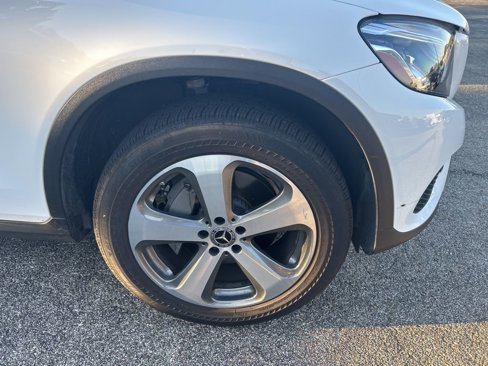 Used 2019 Mercedes-Benz GLC 300 4MATIC image 3